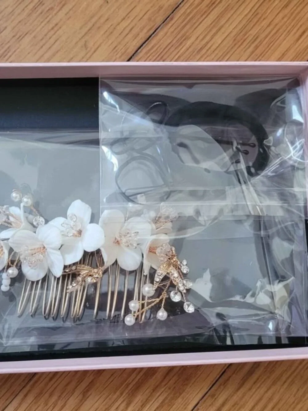 White and Gold Floral Bridal Hair Comb